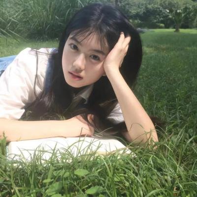 绿衣女子